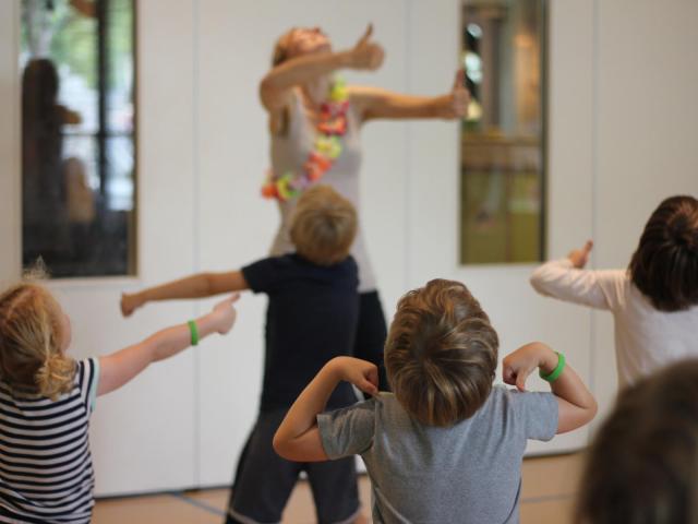 Dansles bij BLOS kinderopvang BSO Utrecht Nolenslaan