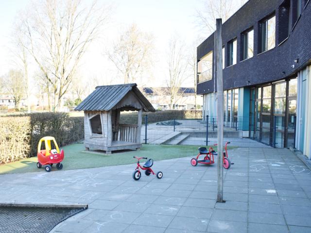 Tuin van BLOS kinderopvang kinderdagverblijf Nieuwegein Lupinestraat