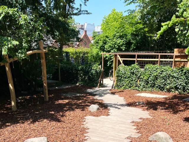 Tuin bij kinderdagverblijf en BSO Vondelpark Amsterdam